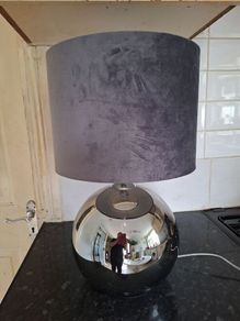 Lovely metal ball table lamp