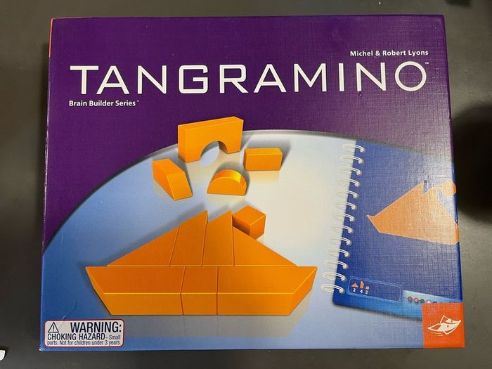 Tangramino puzzle game