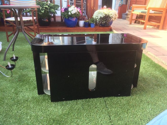 TV/Television high gloss black stand