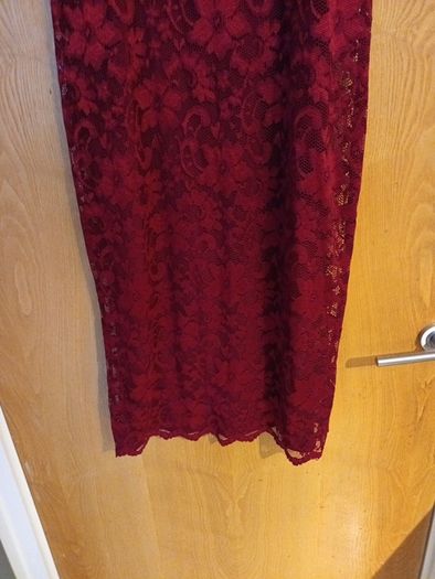Jolie Moi Burgundy  Lace Dress. S. 14-16.   B.N.W.T.