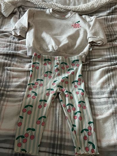 Girls two piece 9/12 mths new never worn