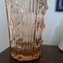pink glass vase Image 2