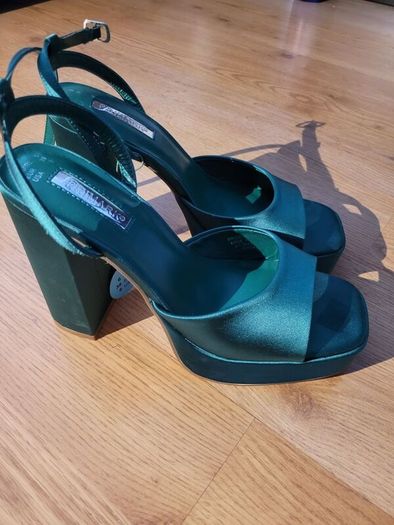 Platfrom Sandals  in bottle green uk6, Brand new never worn