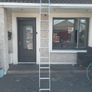 Three piece extendable ladder Image 3