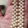 Choker necklace made of artificial pearls. Image 5