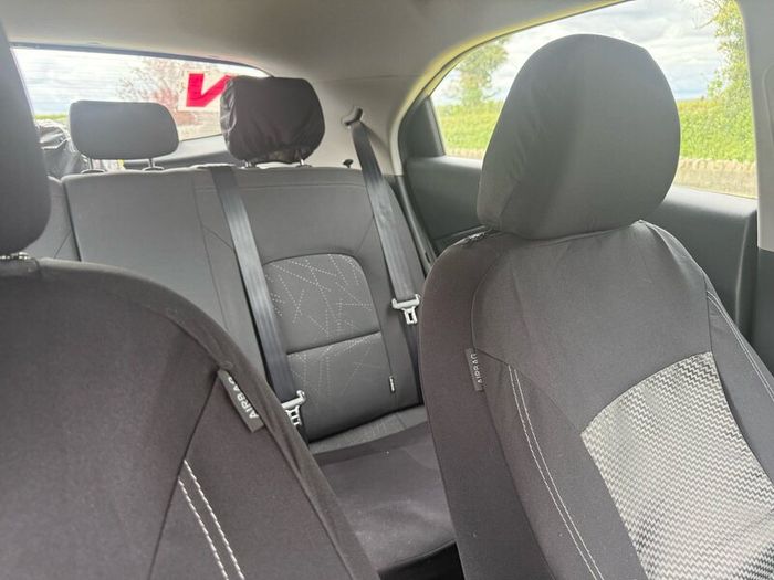 Blue Kia Rio hatchback 1.1 diesel