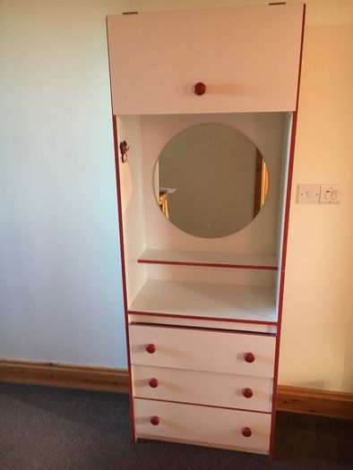 childs dressing table