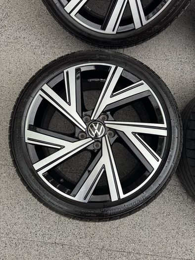 Genuine 18in VW Golf Mk8 R Line alloys - 5x112