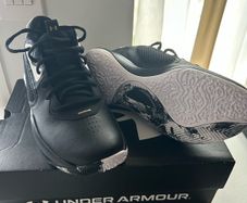 Under Armour runners