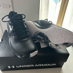 Under Armour runners