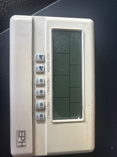 EPH R37-HW3. 3 zone programmer