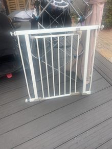 child stair gate