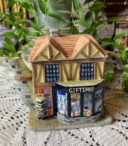 Annie Rowe collectable tea pot