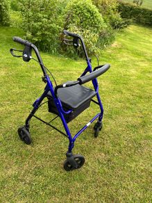 Days 4 wheel Rollator with Seat