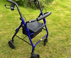 Days 4 wheel Rollator with Seat