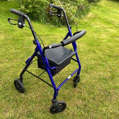 Days 4 wheel Rollator with Seat