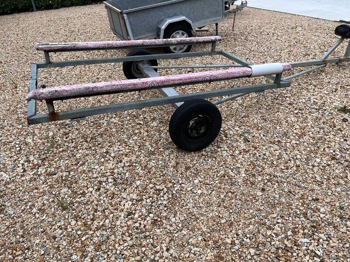 Boat trailer