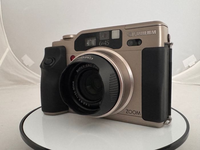 Fujifilm GA645Zi Professional Medium Format Camera. Only 600 Exposures. Complete Kit