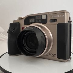 Fujifilm GA645Zi Professional Medium Format Camera. Only 600 Exposures. Complete Kit