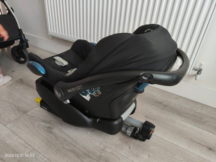 Babylo Duo x2 (double buggy) with MaxiCosi CabrioFix Isofix Base