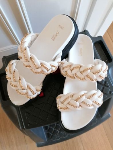 Women's Sandals NWOT SIZE 40 6.5