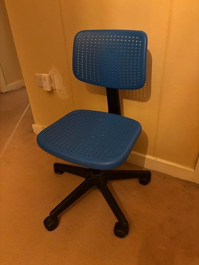 childrens swivel chair