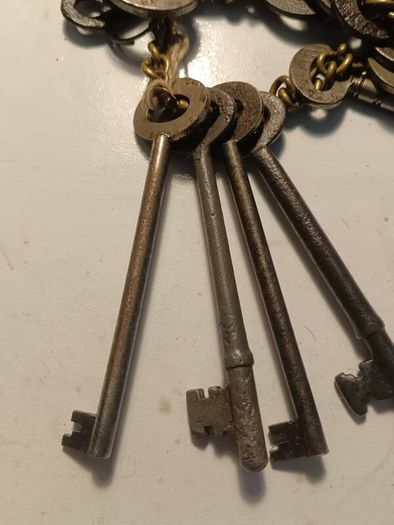 18 Georgian and Victorian Keys