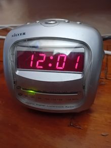 'silver' Radio Clock Alarm - Working