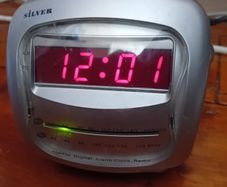 'silver' Radio Clock Alarm - Working