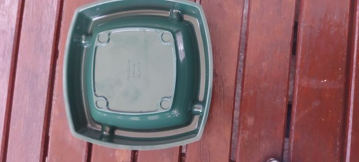 Smithswicks ashtray, collectors item ,with smoking bans advertising bans for health reasons on ashtrays,,buyer collects or pays postage thank you,,sold as seen ,