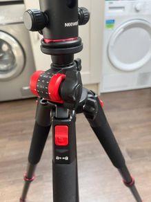 Professional Neewer N284+G0 Tripod & Metal Phone Mount | Like New
