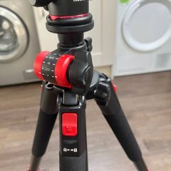 Professional Neewer N284+G0 Tripod & Metal Phone Mount | Like New