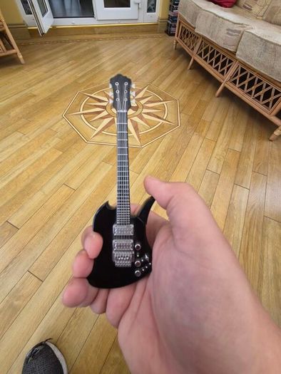 Guitar Lighter