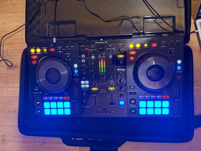 Pioneer DDJ 800 DJ Controller
