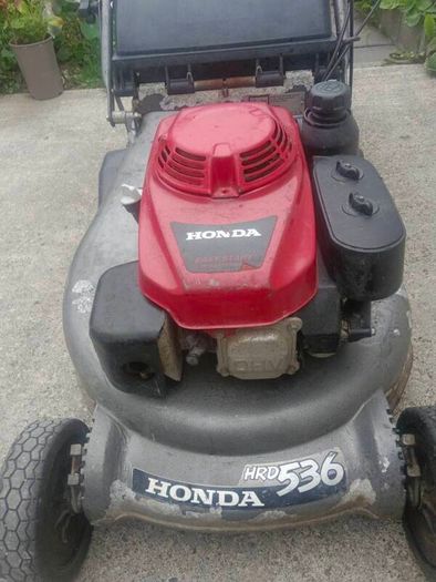 Honda HRD 536 Hydrostatic self drive roller lawnmower with 23 inch aluminium deck, in excellent working condition, which starts first pull.