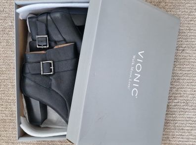 Vionic Black Ankle Boots size 5