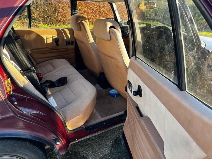 Saab 900i