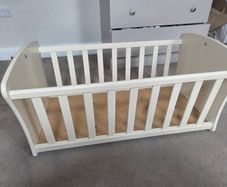 baby crib
