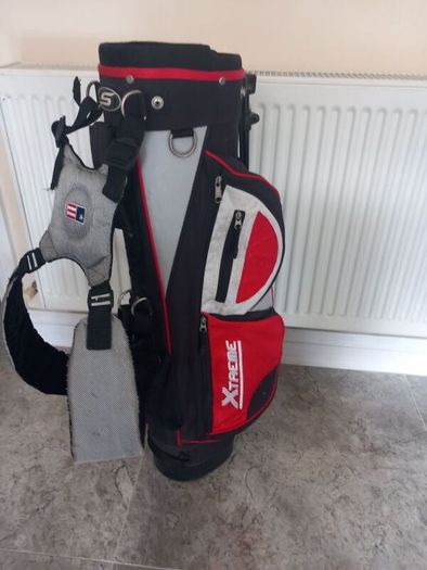 Kids golf bag with stand.