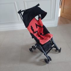Gb Pockit stroller with storage bag