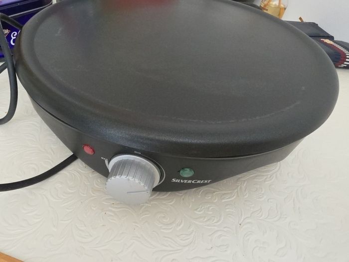 crepe maker