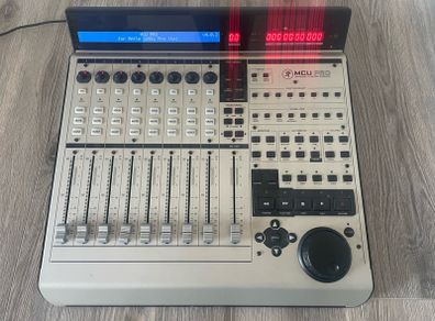 Mackie Mcu Pro
