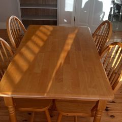 table and 4 chairs