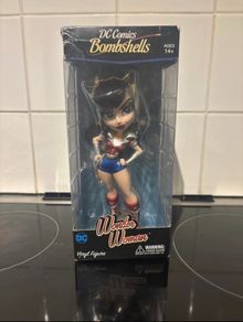 DC Wonderwoman bombshells Action figure