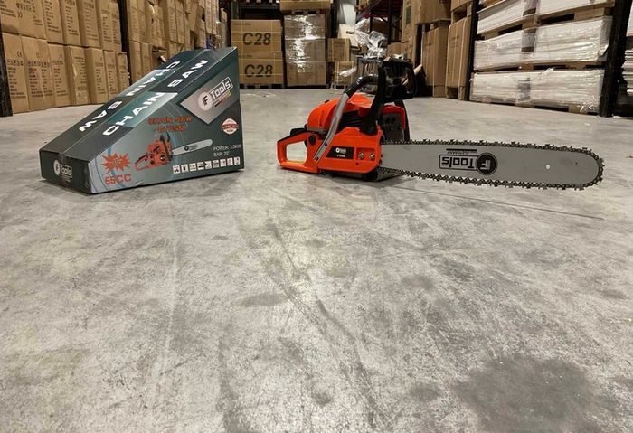 Brand New 55cc Chainsaw - 20" Bar