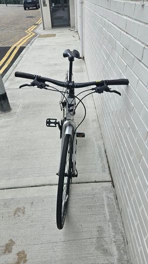Giant Escape 2 Disc Hybrid Bike