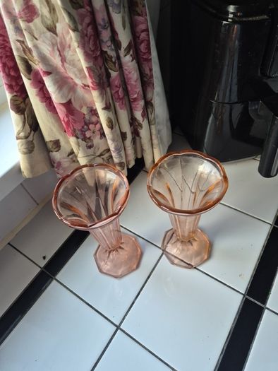 Pair of Art Deco Vintage 1930s Tulip vases