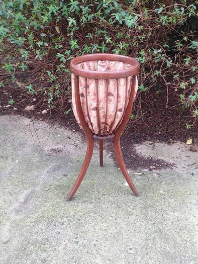 26" Edwardian Mahogany Sewing Basket