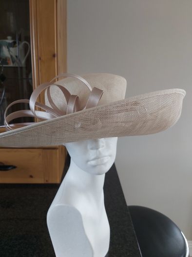 Stunning Oatmeal / Blush Wide Rimmed Hat by Linea