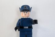 100% LEGO Star Wars Minifigure First Order Officer (75166) (Genuine)